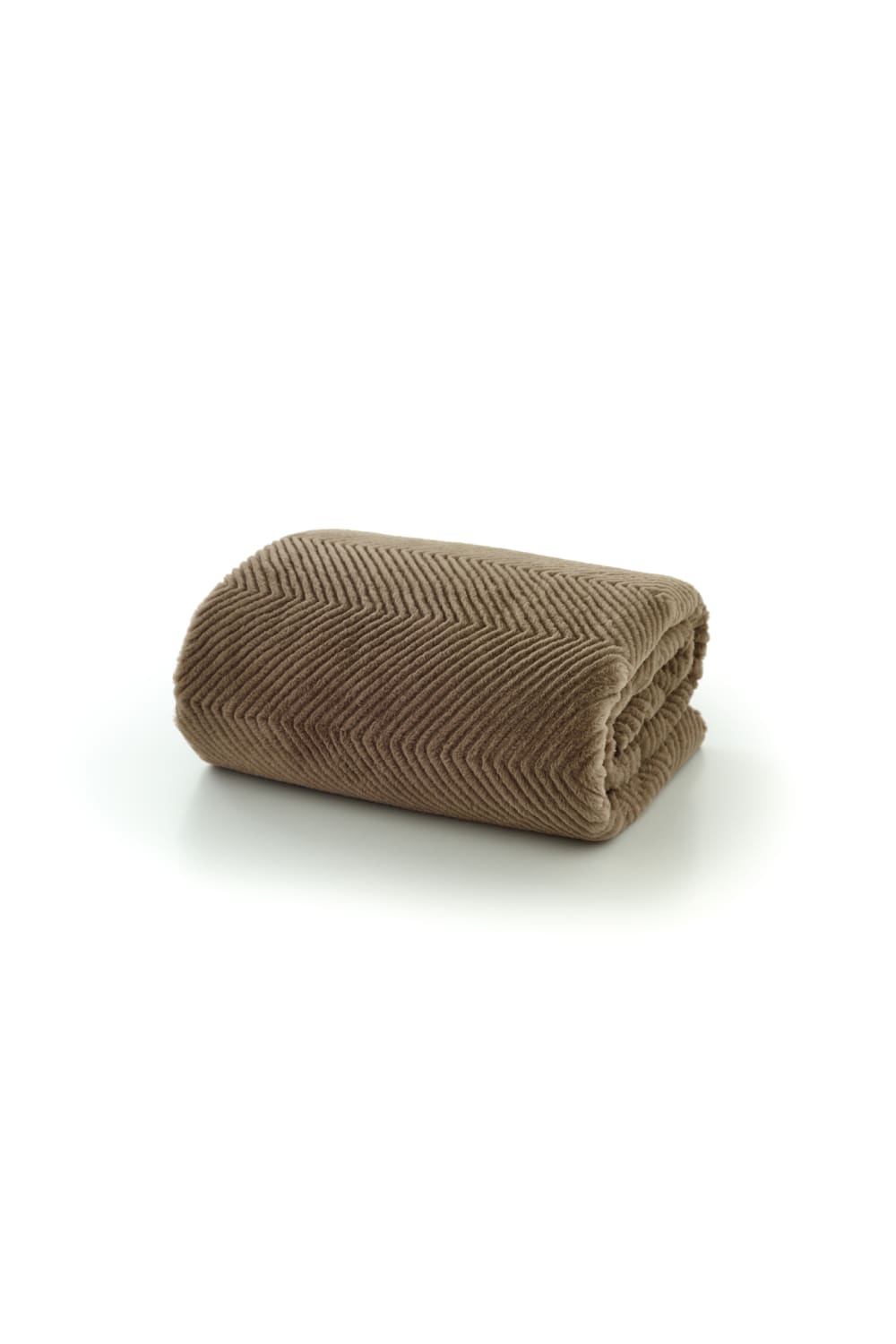 Burghley Extra Soft Faux Fur Throw 130x170cm – Chevron Pattern Decorative Blanket | 130cm x 170cm | Fawn