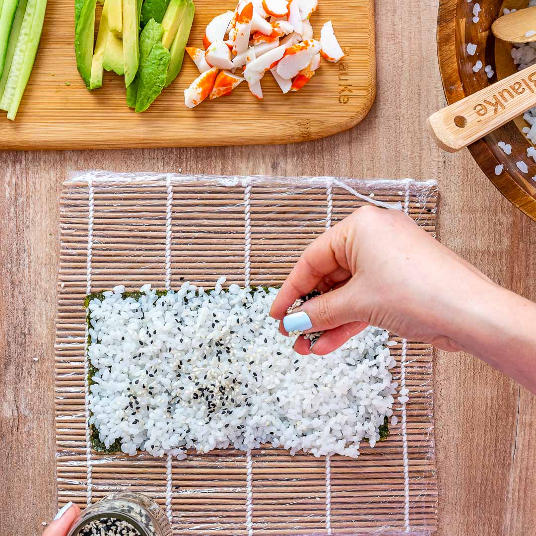 BlauKe Sushi Making Kit - 2 Bamboo Sushi Rolling Mats, 5 Pairs Chopsticks, Rice Paddle, Spreader - Beginner Sushi Maker Kit
