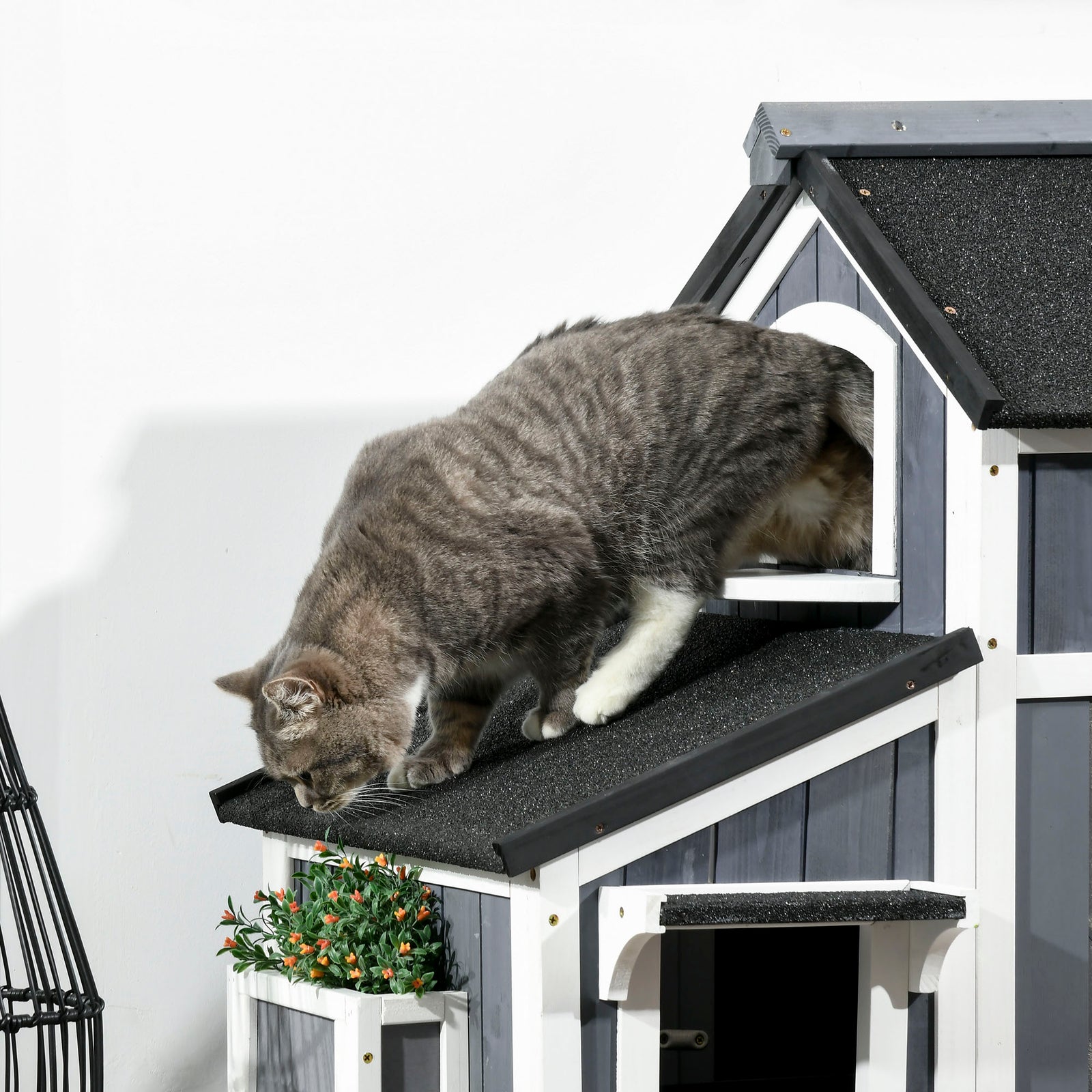 Wooden Outdoor Cat House W/ Flower Pot, Windows, Multiple Entrances