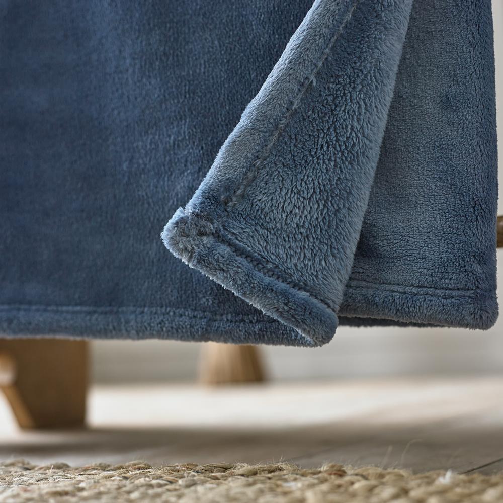 Hardwick Heavyweight Supersoft Fleece Throw | 150cm x 180cm | Blue