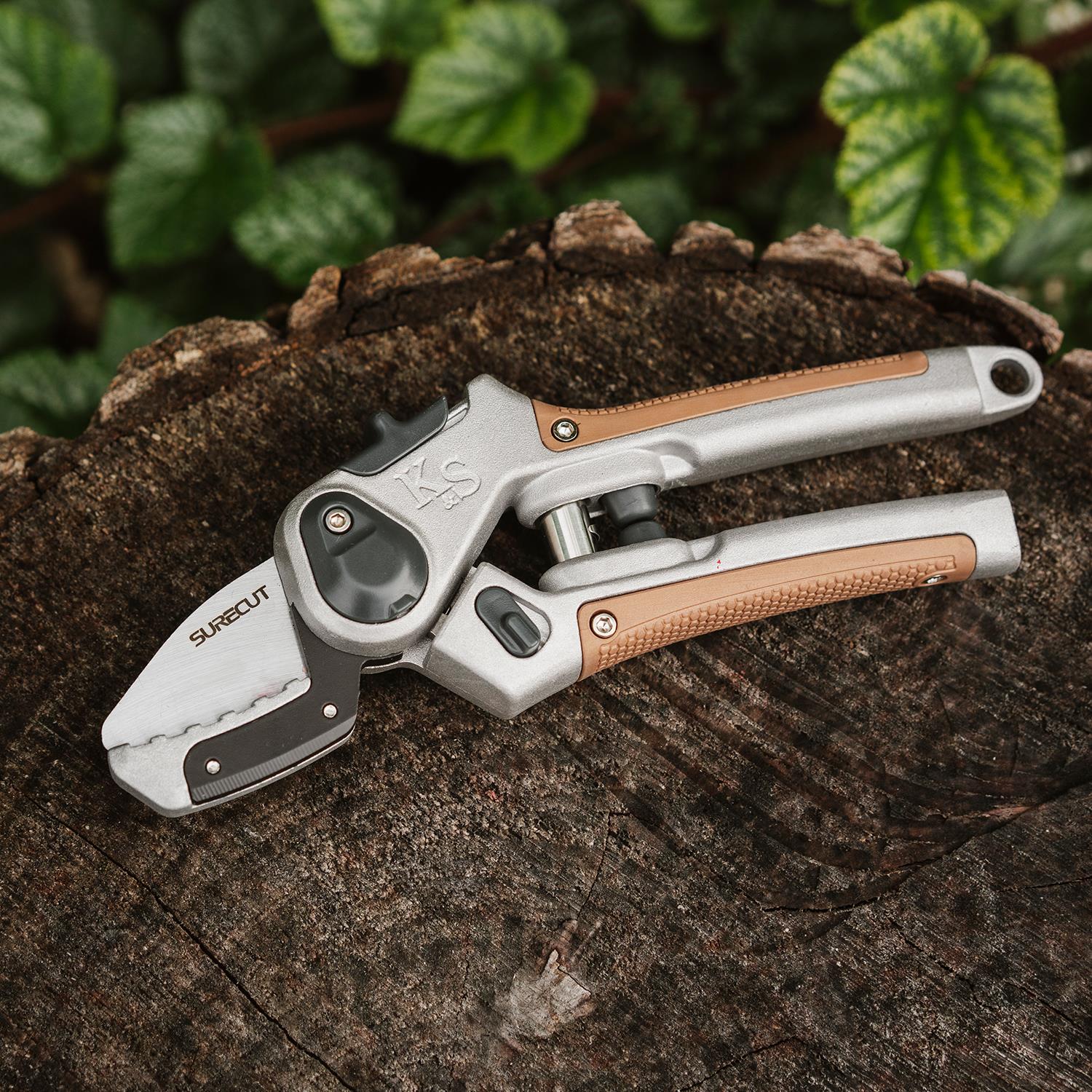 Surecut Hardwood Lite Anvil Secateurs, 27mm Cutting Diameter