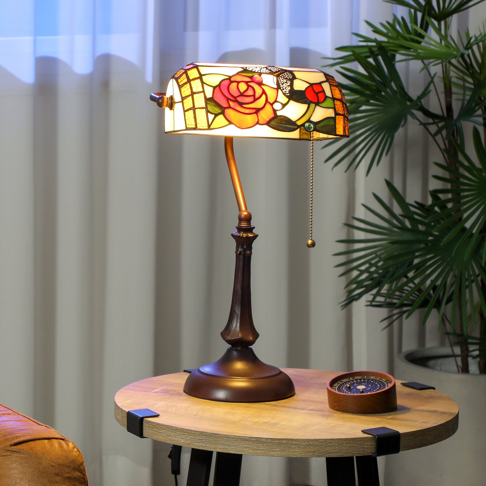 HOMCOM Tiffany-style Stained Glass Table Lamp, Handcrafted Antique Bedside
