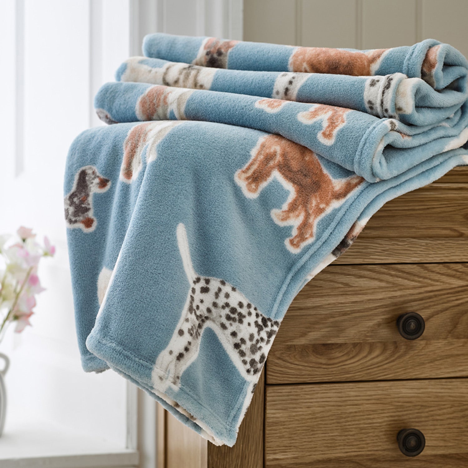 Deyongs Supersoft Kennel Club Dog Print Coral Fleece Throw