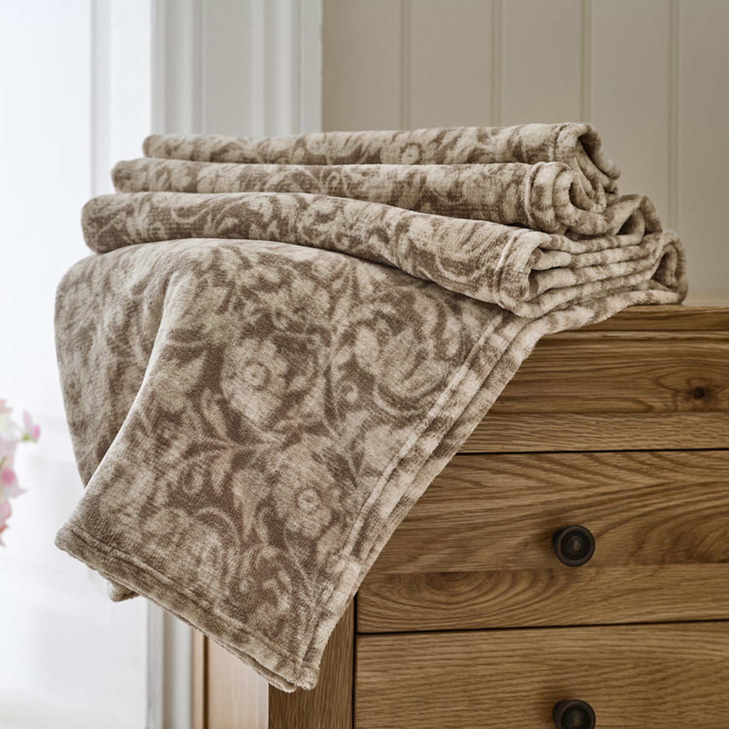 Deyongs Supersoft Mable's Garden  Print Coral Fleece Throw