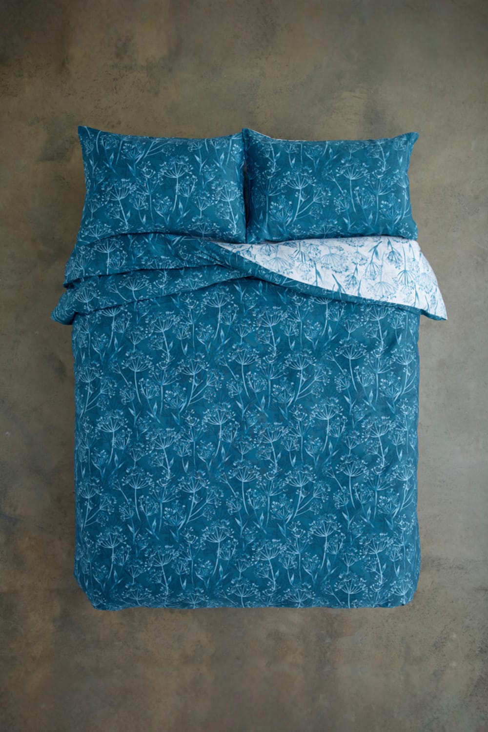 Cow Parsley Easycare Duvet Cover Set – 200tc Cotton Rich Botanical Bedding | Super King | Blue
