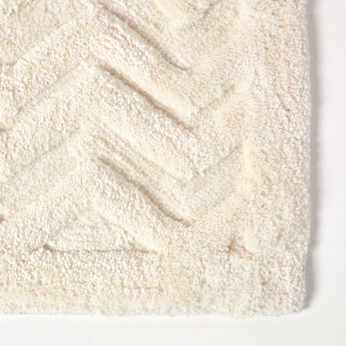 Chevron Geometric Pattern Thick Bathmat | 50 x 80cm | White