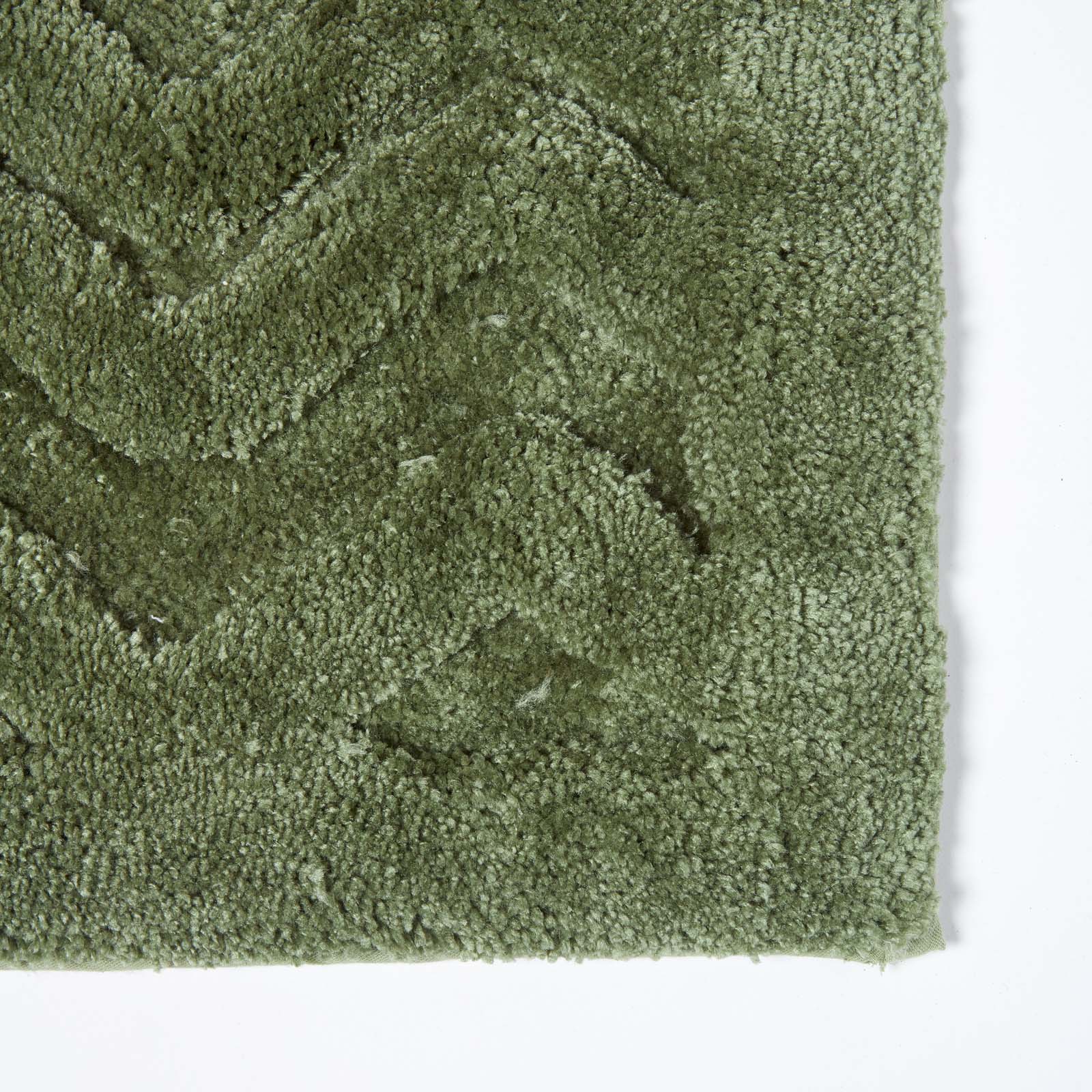 Chevron Geometric Pattern Thick Bathmat | 50 x 80cm | Green