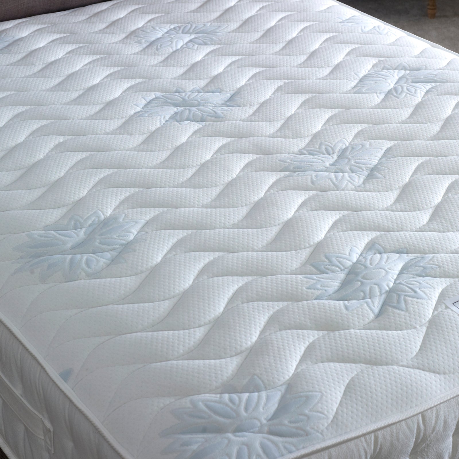 Brooklyn 1400 Pocket Sprung Memory Foam Mattress | Small Single | White