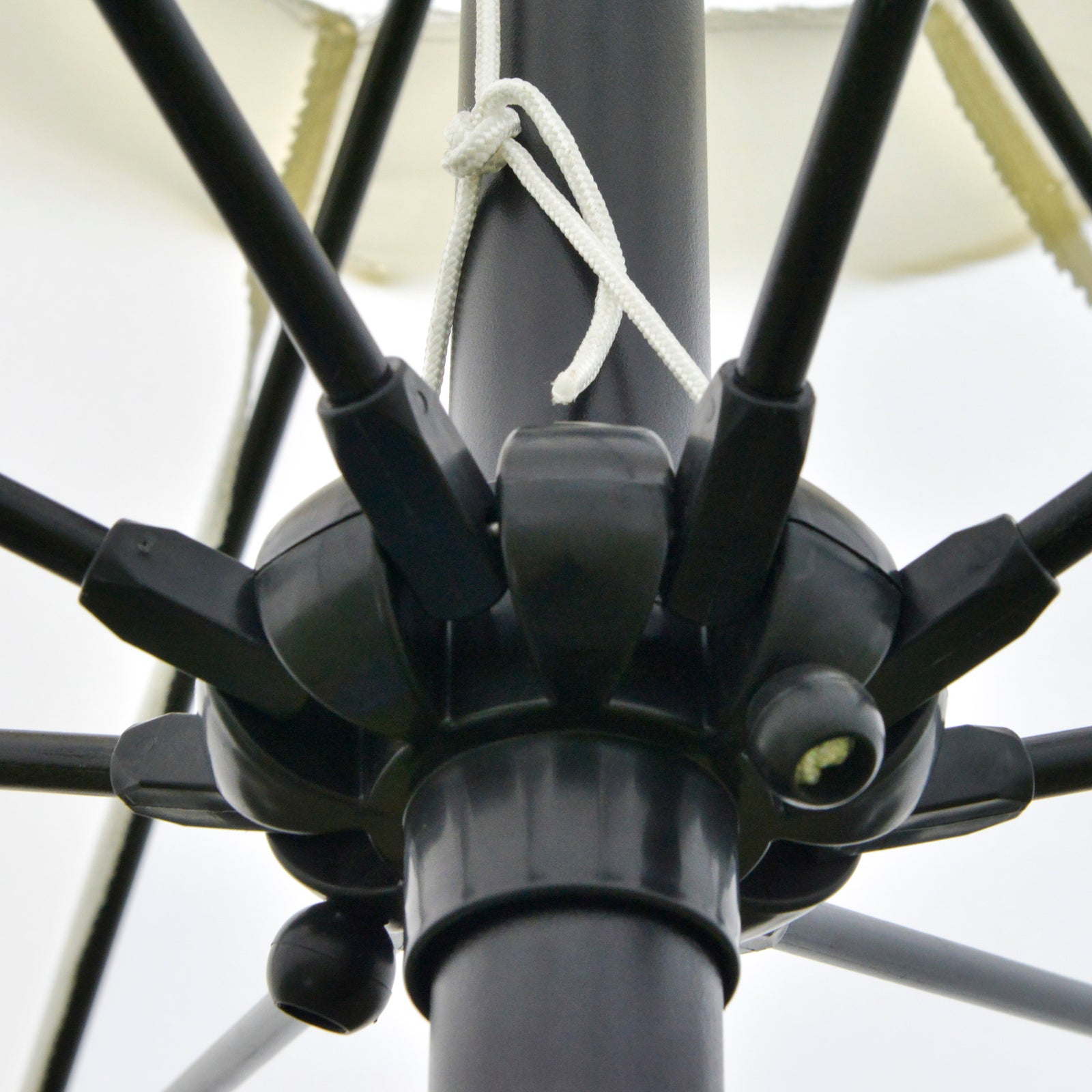 2.7m Parasol With Tilt And Crank | White