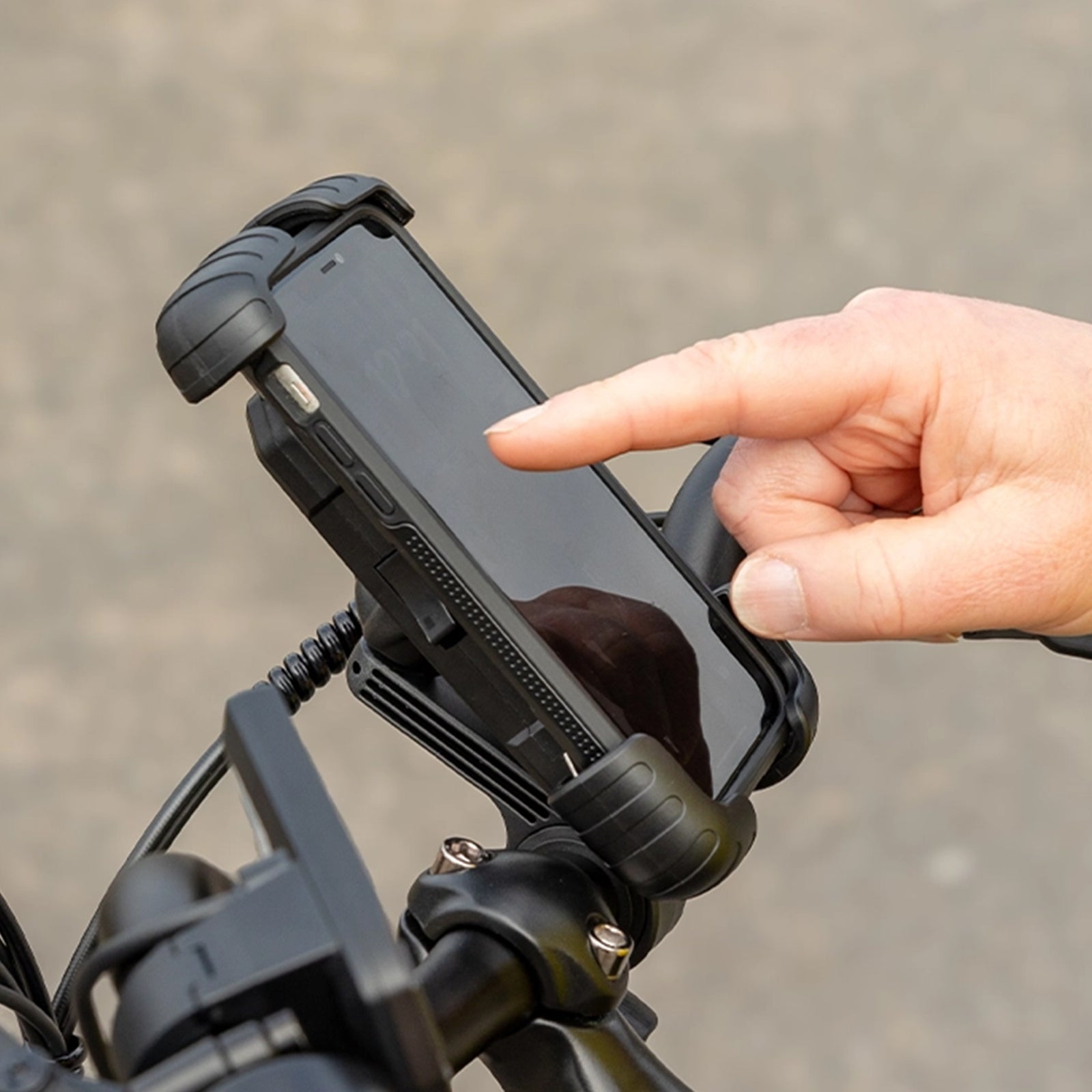 360° Bike Phone Holder — Fits Phones Up To 7 Inches