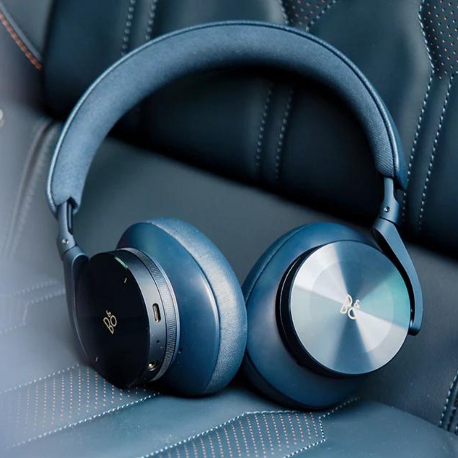 Beoplay H95 Wireless Bluetooth Over-ear Headphones | Navy Blue