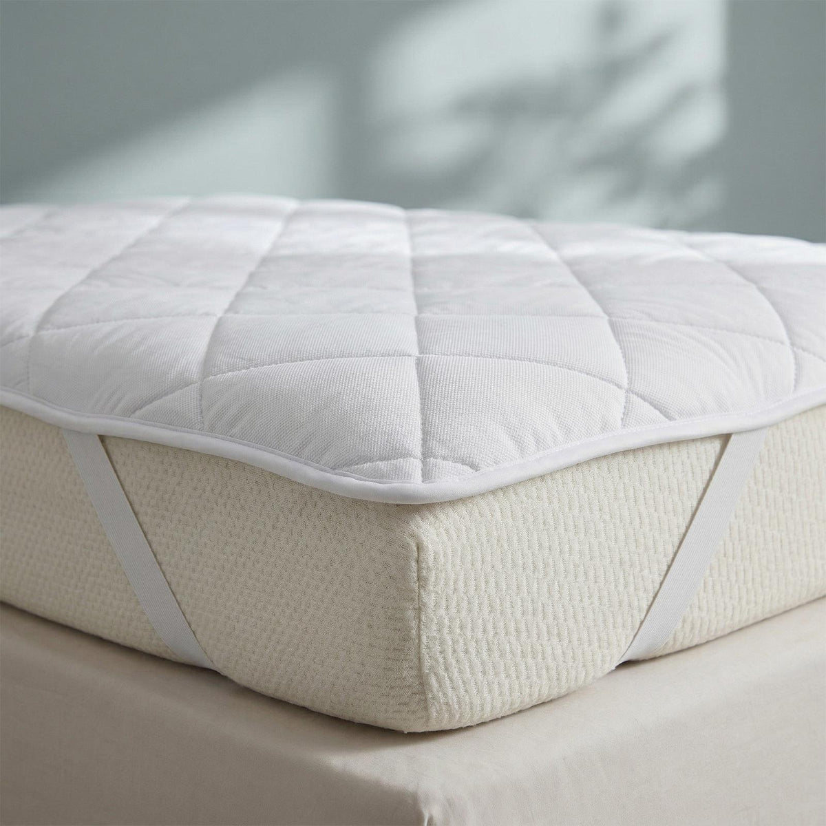 Advanced Cooling Mattress Topper | EU King | White