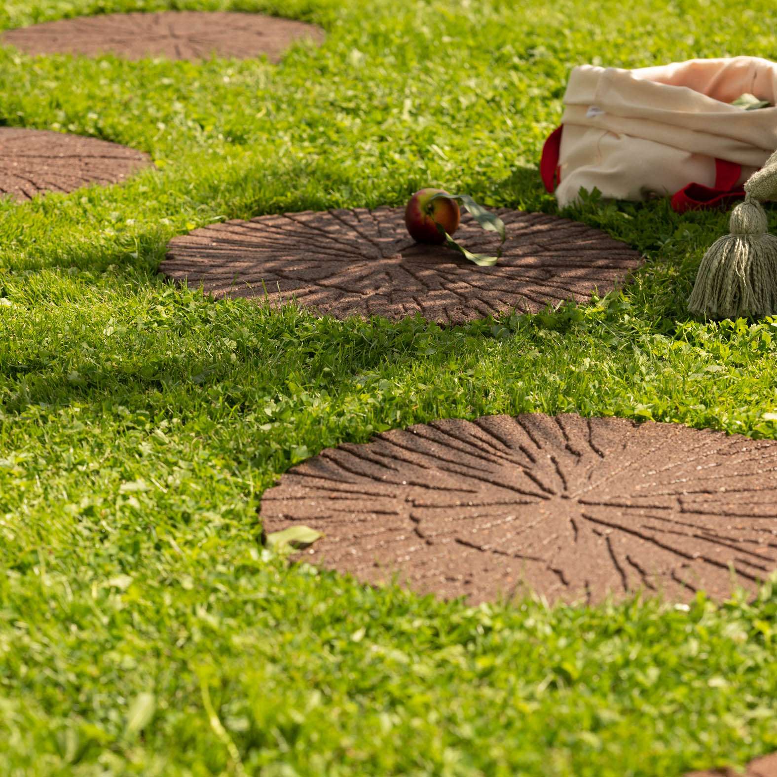 Rubber Garden Stepping Stones - Brown Log | Set-of-2 | Brown