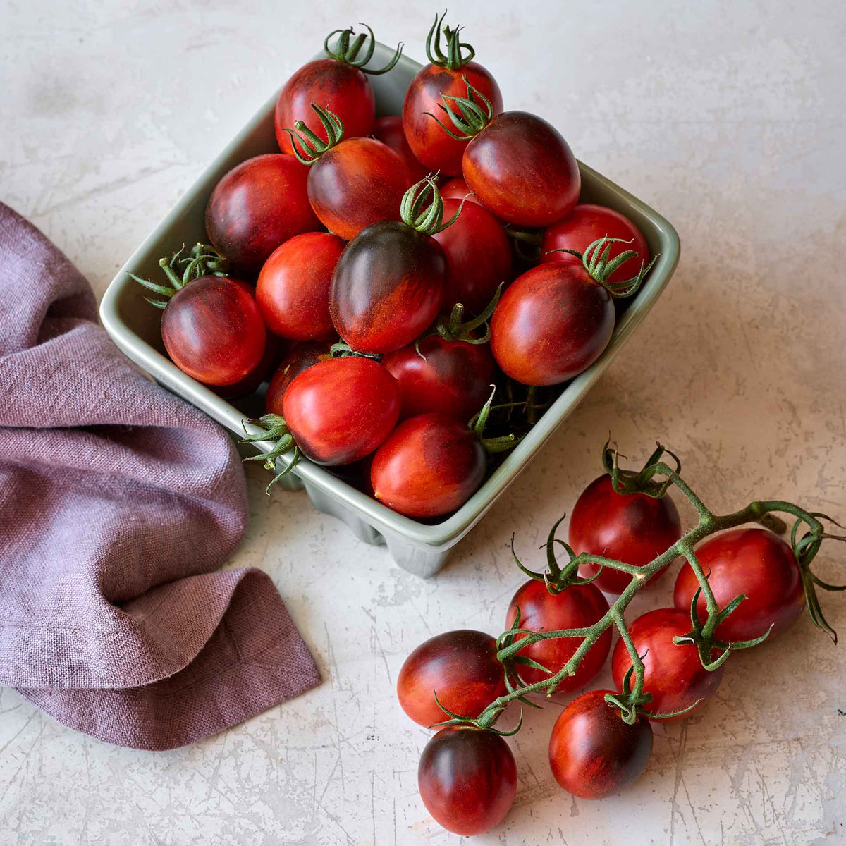 Black Moon Tomato Seeds | Set of 8