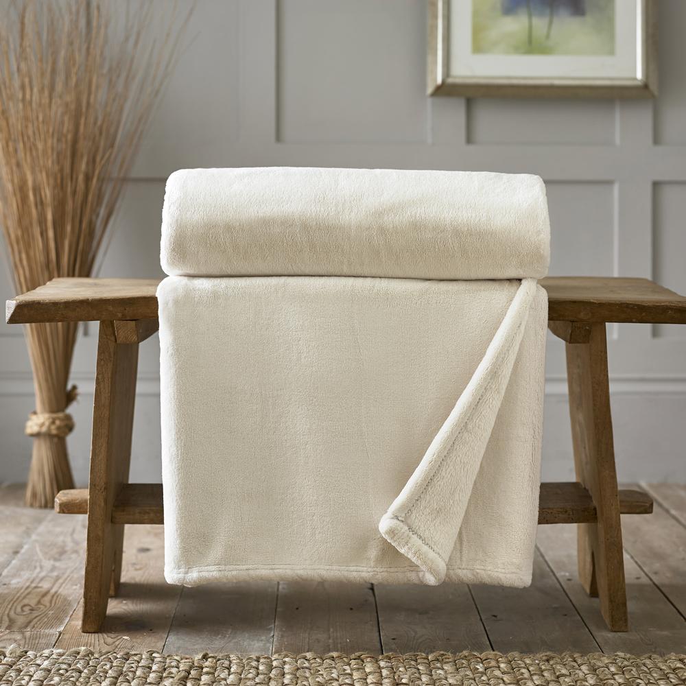 Hardwick Heavyweight Supersoft Fleece Throw | 150cm x 180cm | Beige