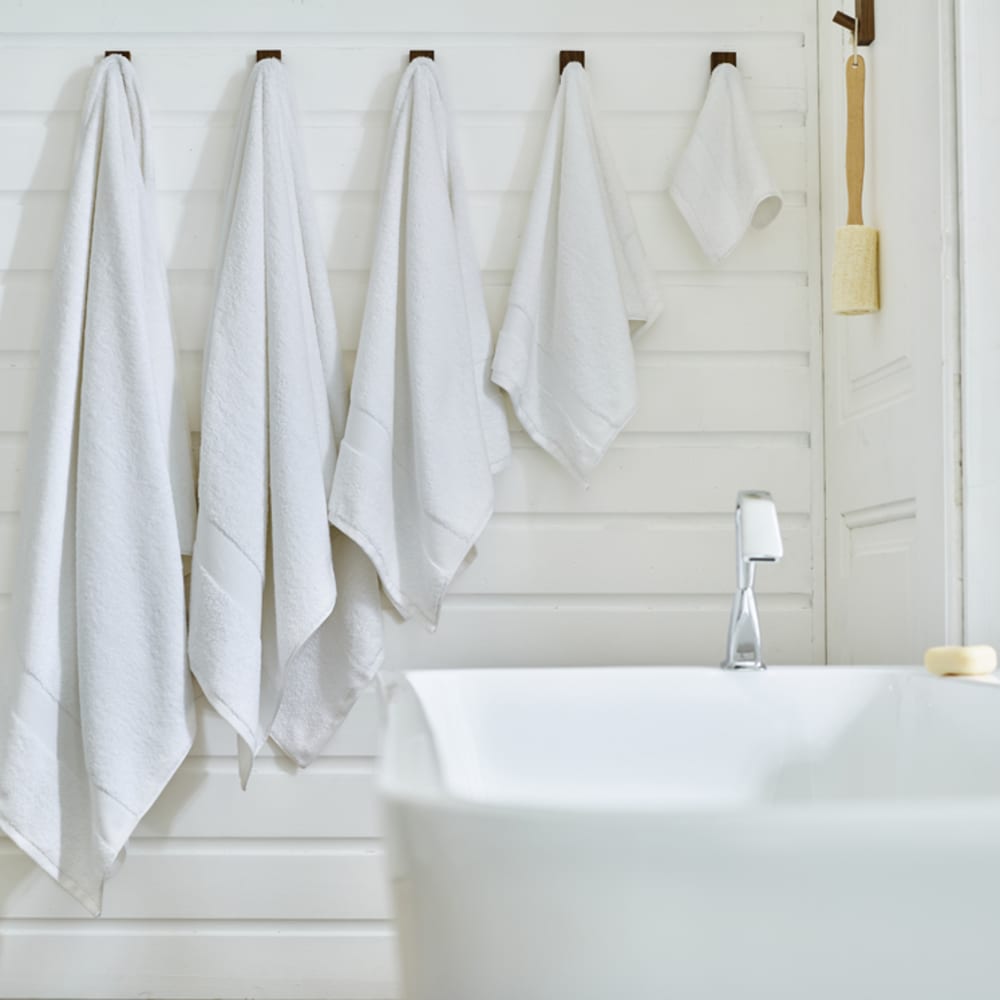 Egyptian Embrace Towels – 550gsm Egyptian Cotton, Fluffy Soft & Highly Absorbent | Hand Towel Pair | White