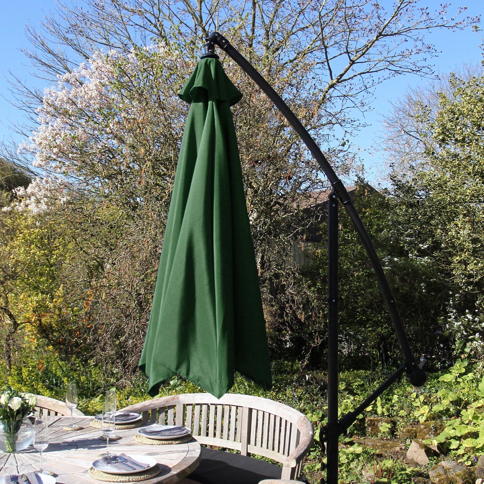 Cantilever Parasol & Square Base | Green