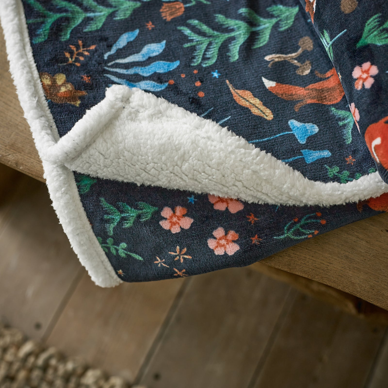 Snuggle Warm Fleece 140x180cm Throw Fox And Florals
