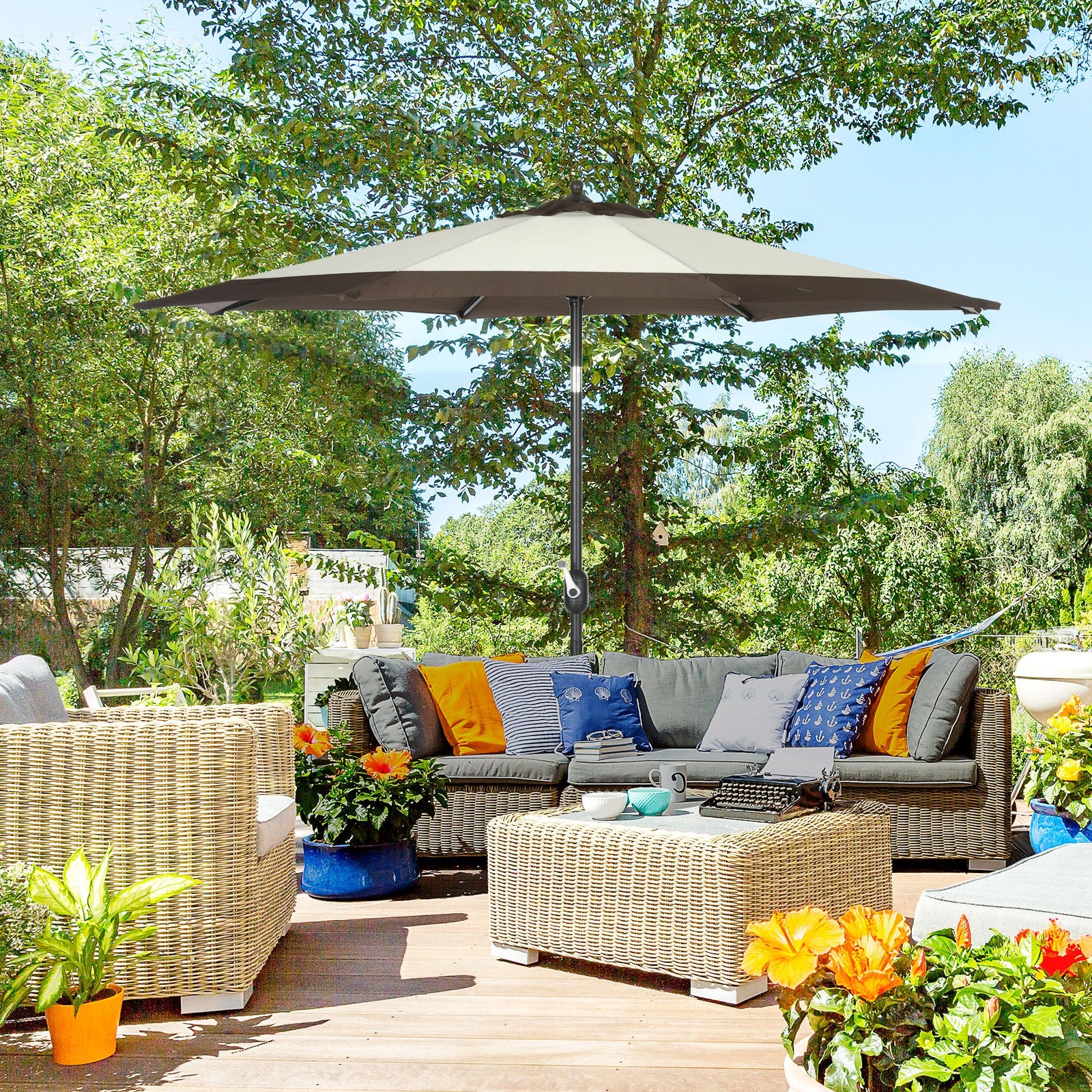 2.7m Patio Parasol W/ Tilt And Crank - 8 Metal Ribs