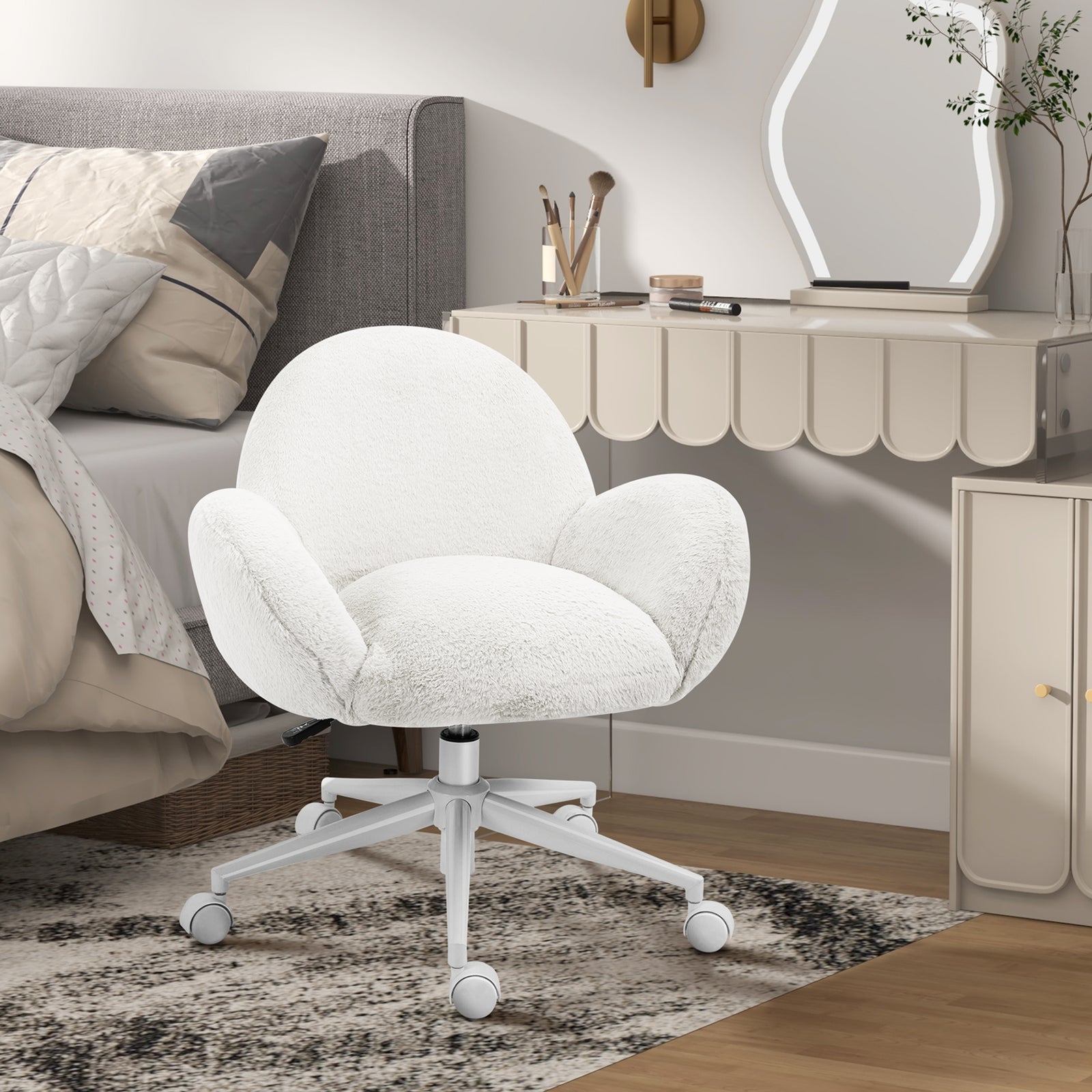 Fluffy Leisure Chair W/ Armrest | Cream
