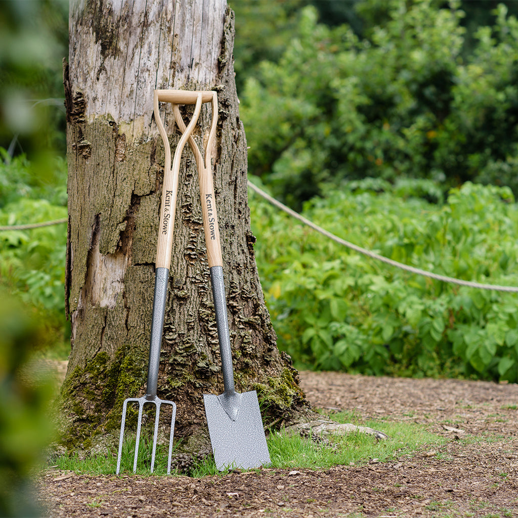 Carbon Steel Digging Spade, Ash Handle, 10-year Guarantee