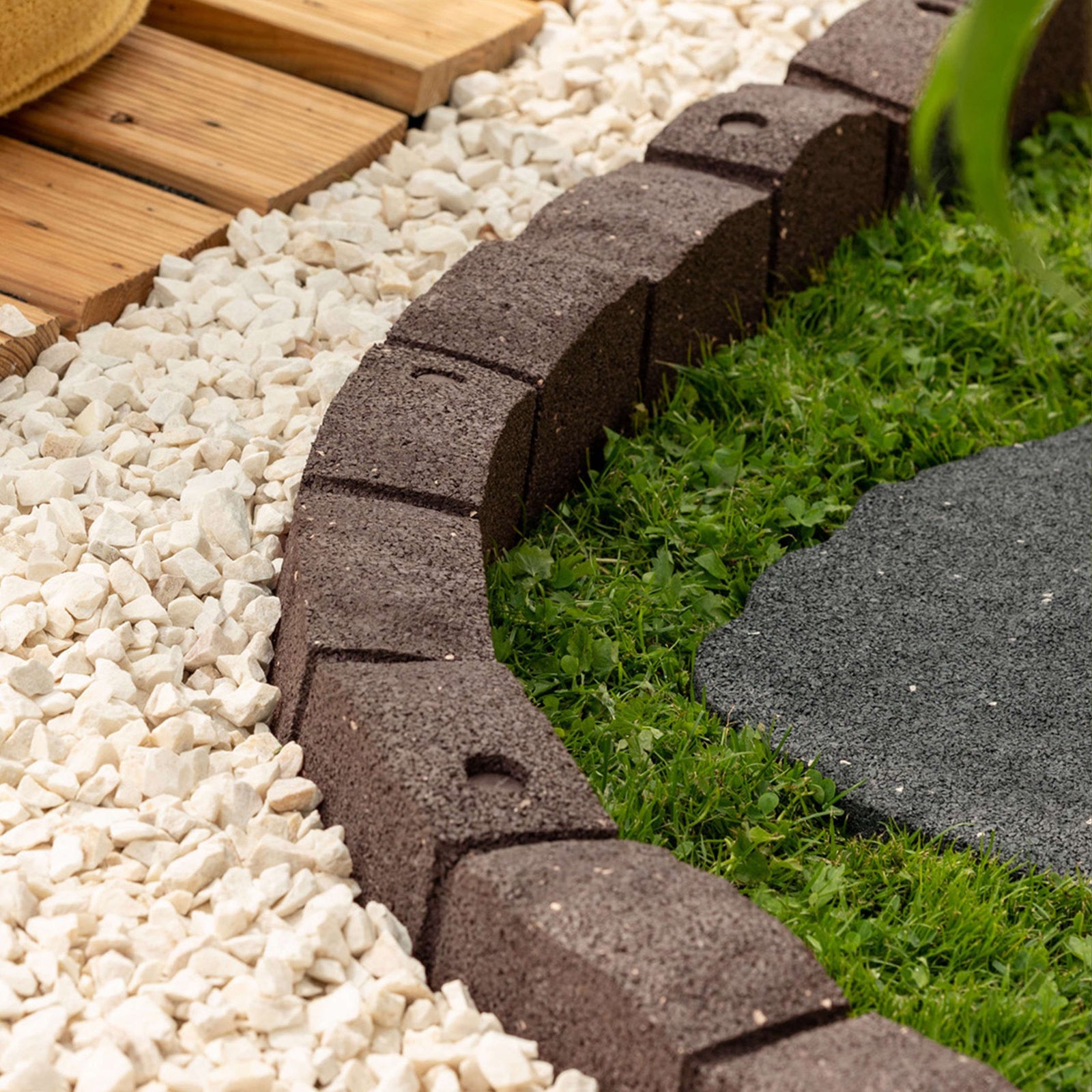 Roman Stone Recycled Rubber Lawn Border Edging | Set of 24 | Brown