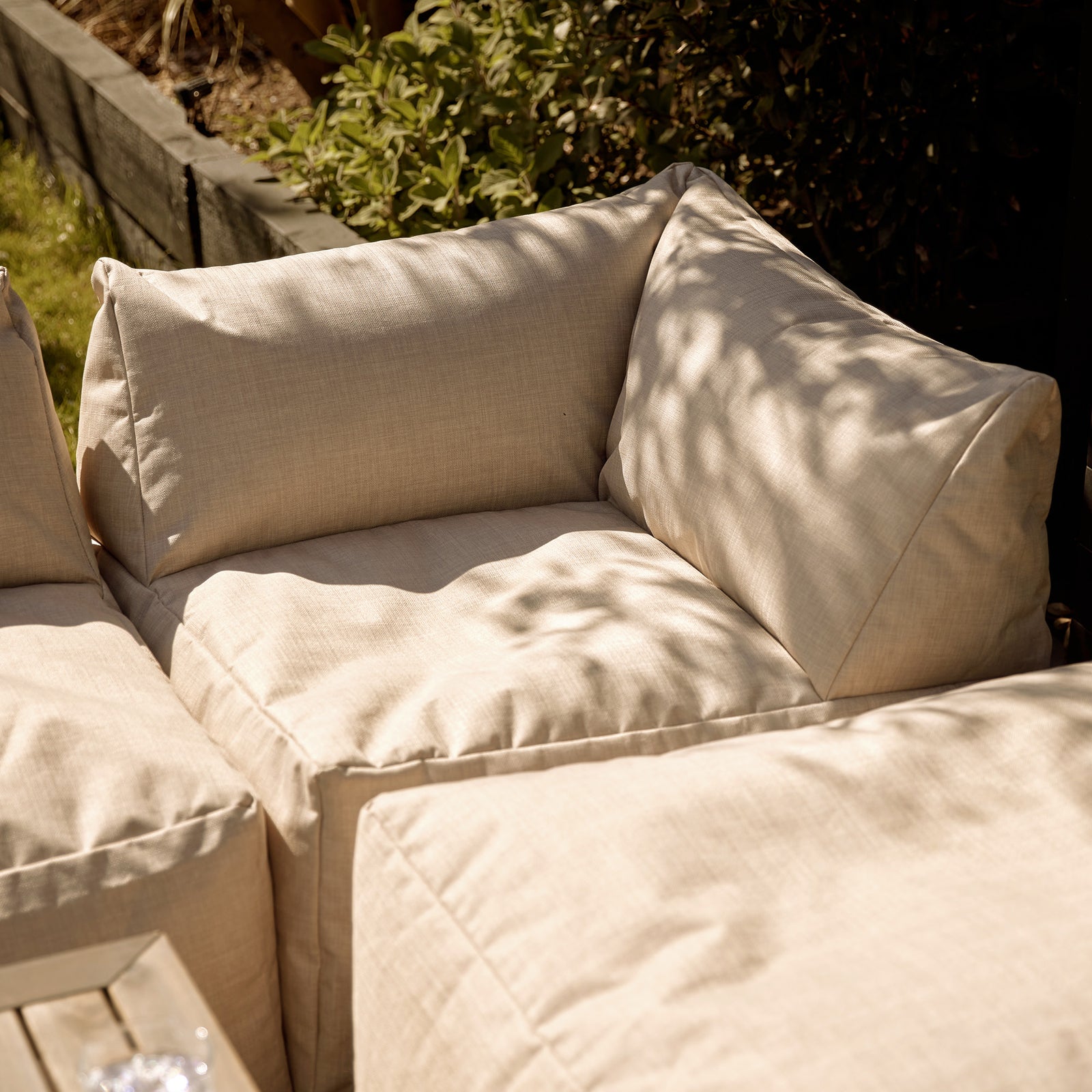 Tetra Outdoor Floor Sofa Section | Beige