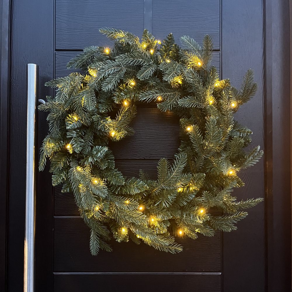 60cm Premium Mixed Branch Prelit Green Wreath - With Timer