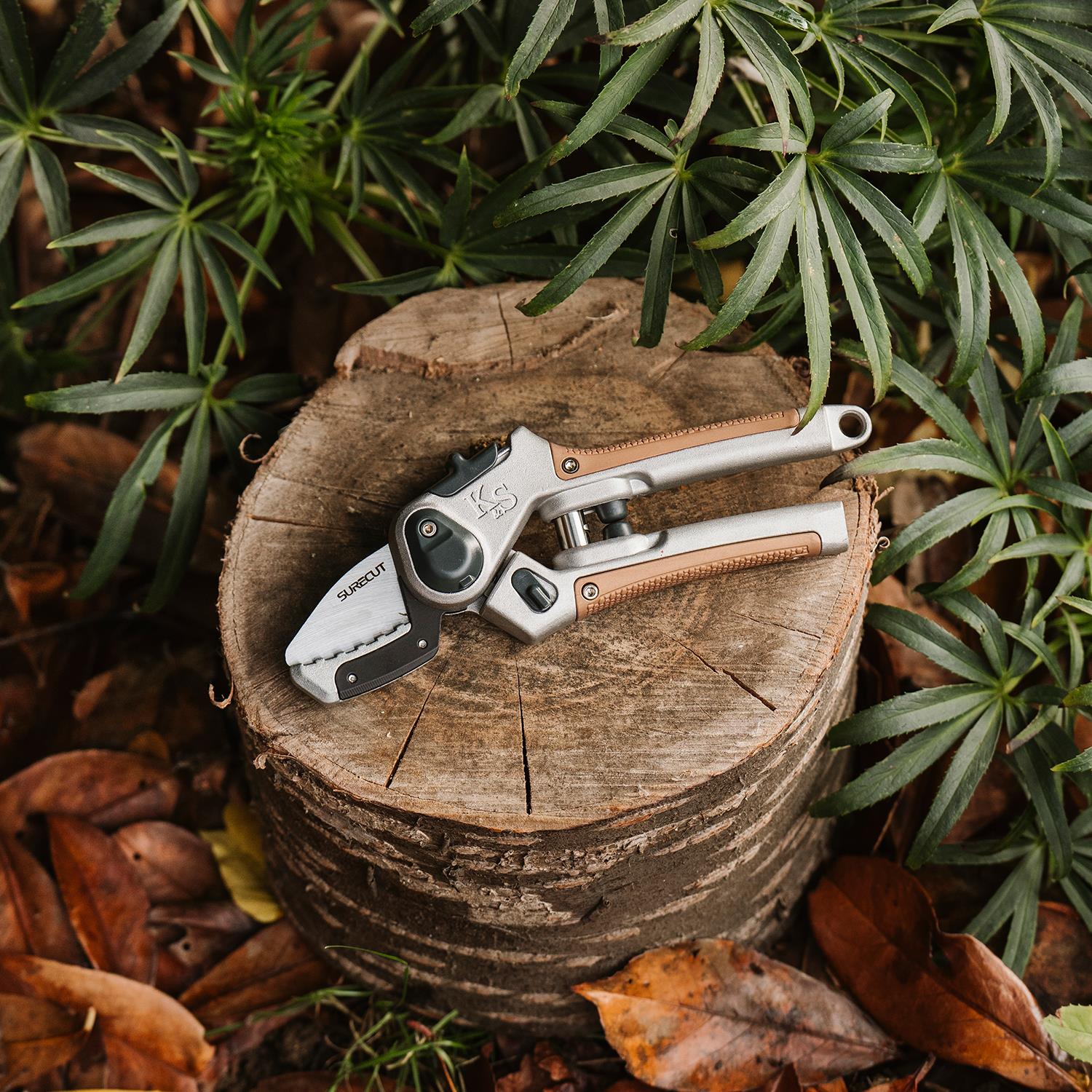 Surecut Hardwood Lite Anvil Secateurs, 27mm Cutting Diameter
