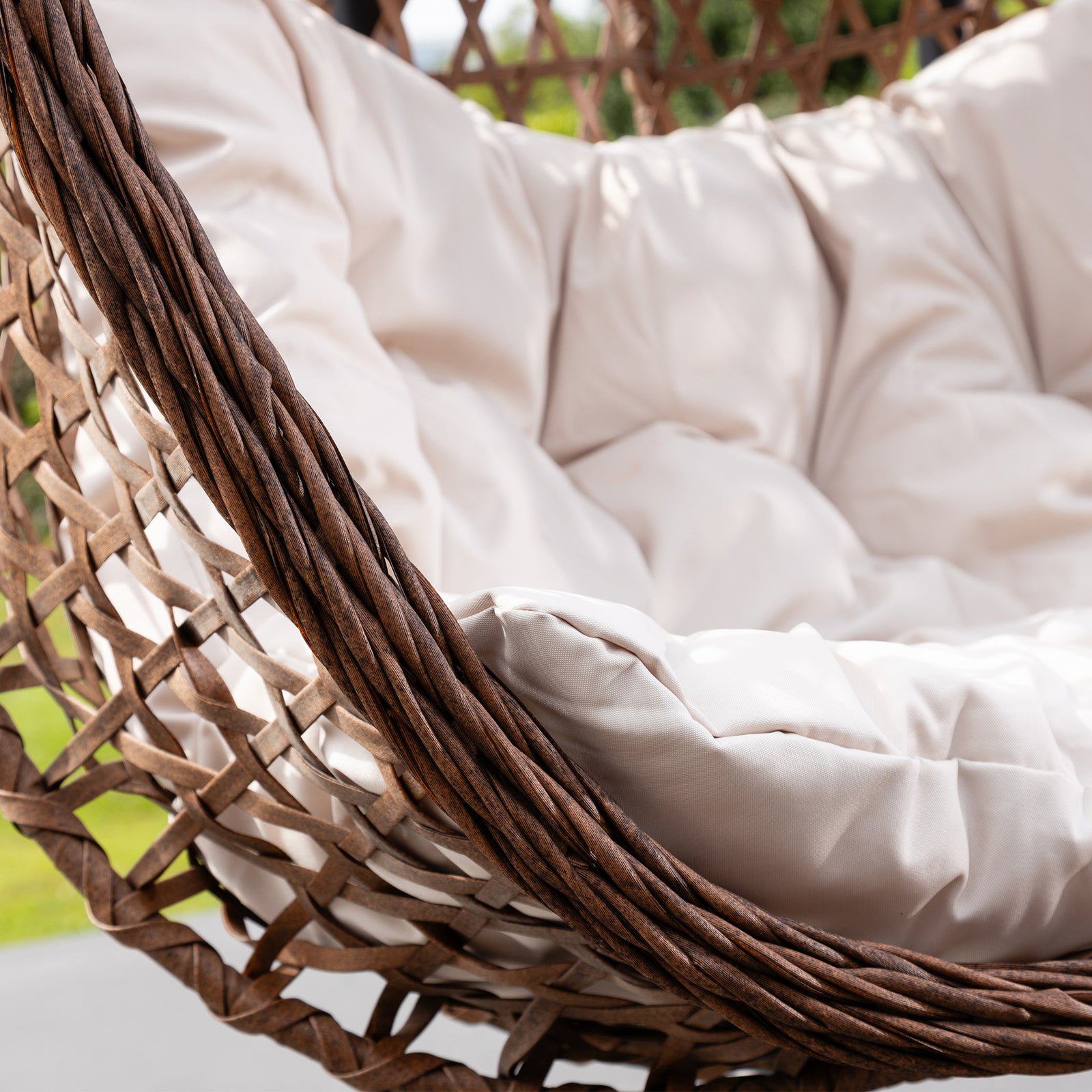 Beauchamp Swinging Double Garden Seat | Cream