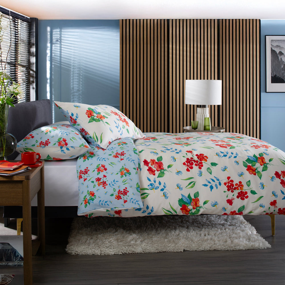 Printed 200 Thread Count Reversible Cotton Rich Scotties Duvet Cover Set | Super King | White