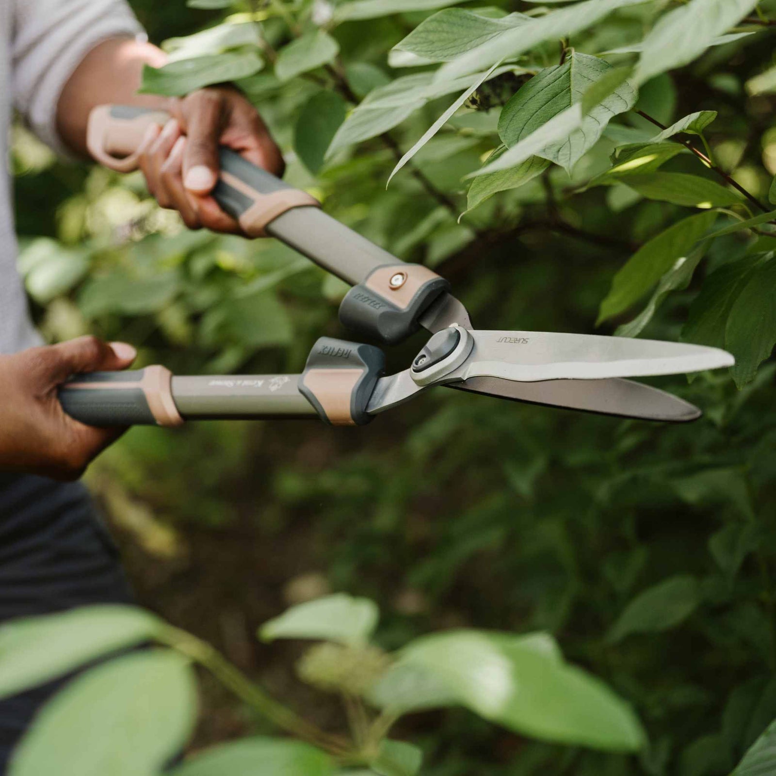 Surecut Hedge Shears Sk5 Carbon Steel Wavy Blades