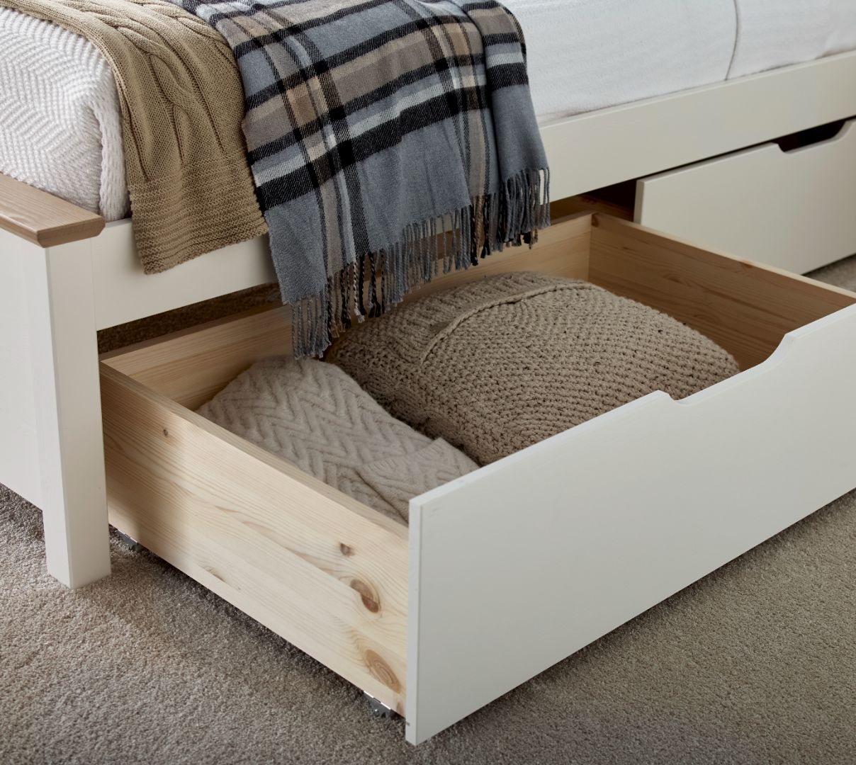 Chester White Wooden Bed | Double | White
