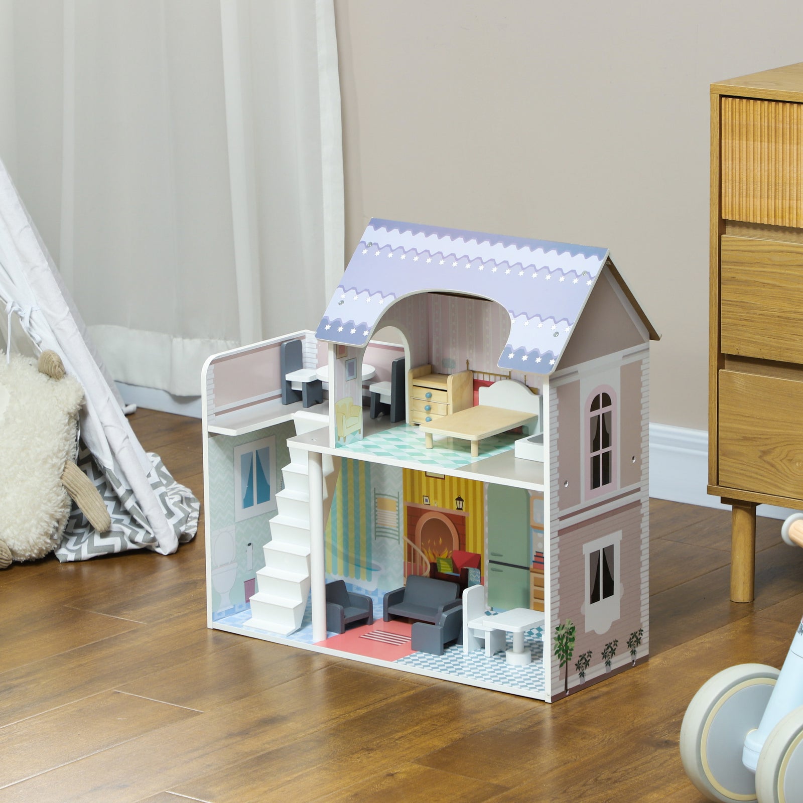 Dolls House With 13 Pieces Furniture & Accessories