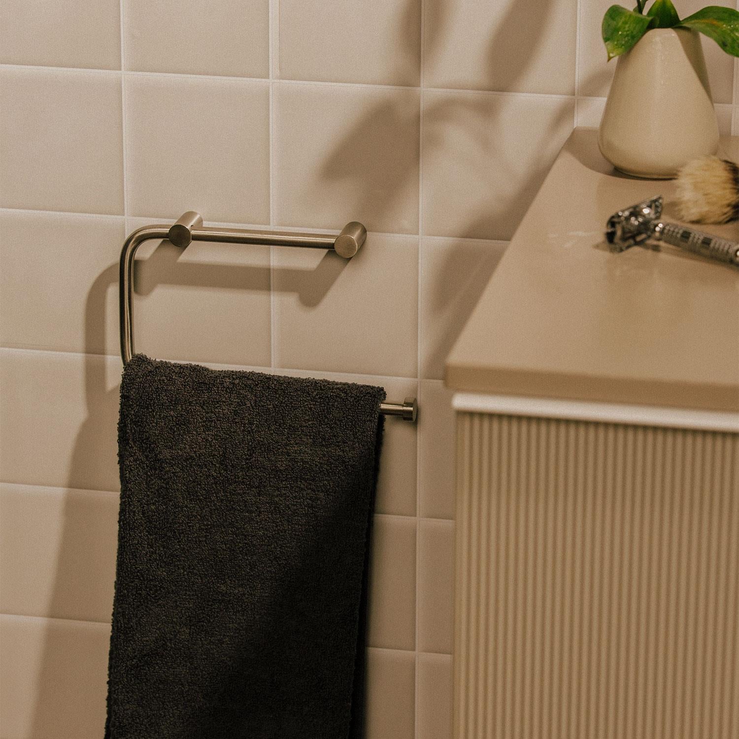 Towel Ring, Glossy Stainless Steel, Wall-mounted, Collection Logic