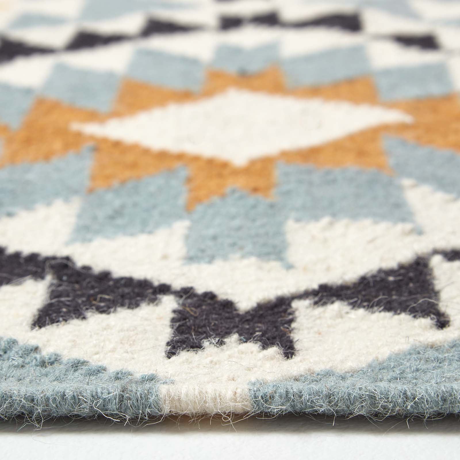 Agra Handwoven Diamond Kilim Wool Rug | 150cm x 220cm | Yellow & Black