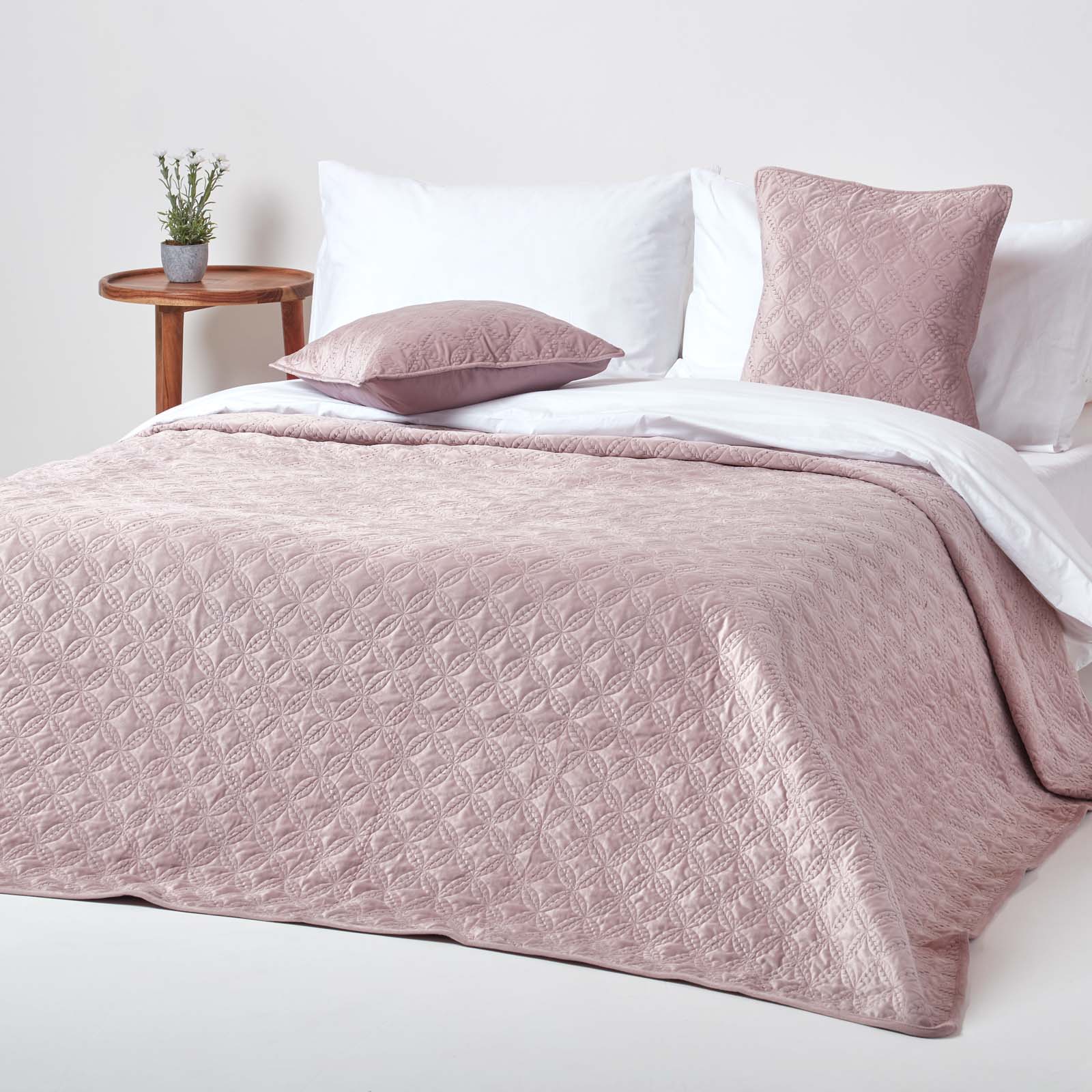 Paragon Diamond Pattern Geometric Velvet Bedspread | 200cm x 200cm | Dusky Pink