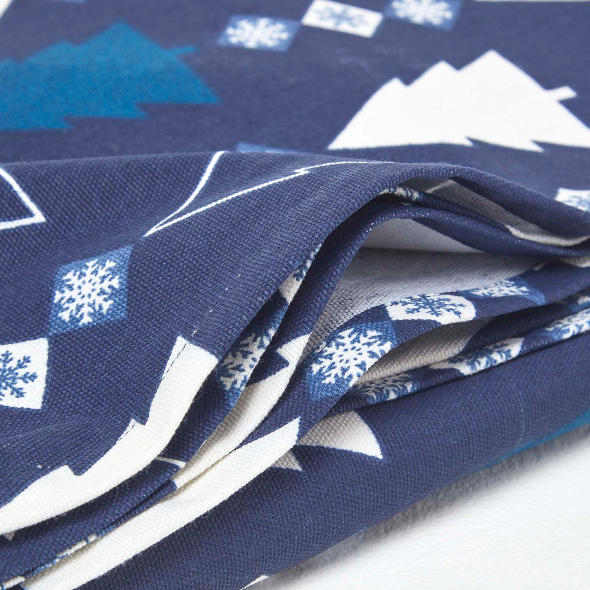 Blue Winterland 100% Cotton Round Christmas Tablecloth 178 Cm | 178cm | Blue