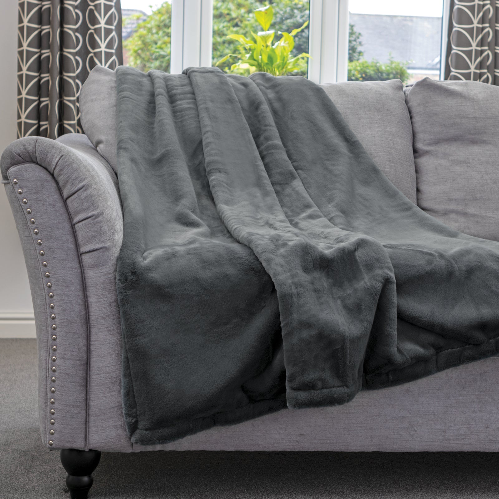 Blanket Throw Soft Faux Fur 160 X 130cm Fleece Overblanket Fluffy Blanket  For Sofa & Beds | L | Grey
