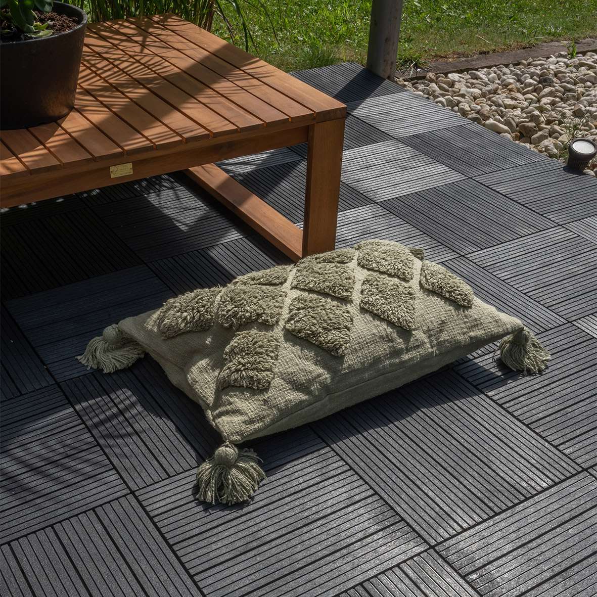 Pack Of 10 Cosmo Garden Patio Cosmopolitan Interlocking Decking Tiles | Dark Grey