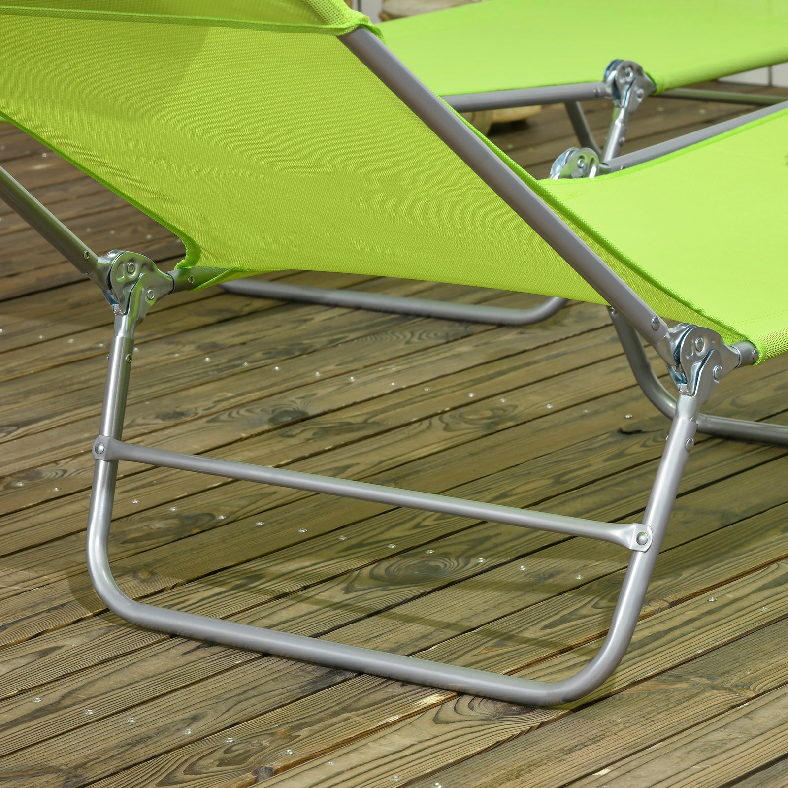 Outsunny 2 Folding Sun Loungers W/ Adjustable Backrest - Green