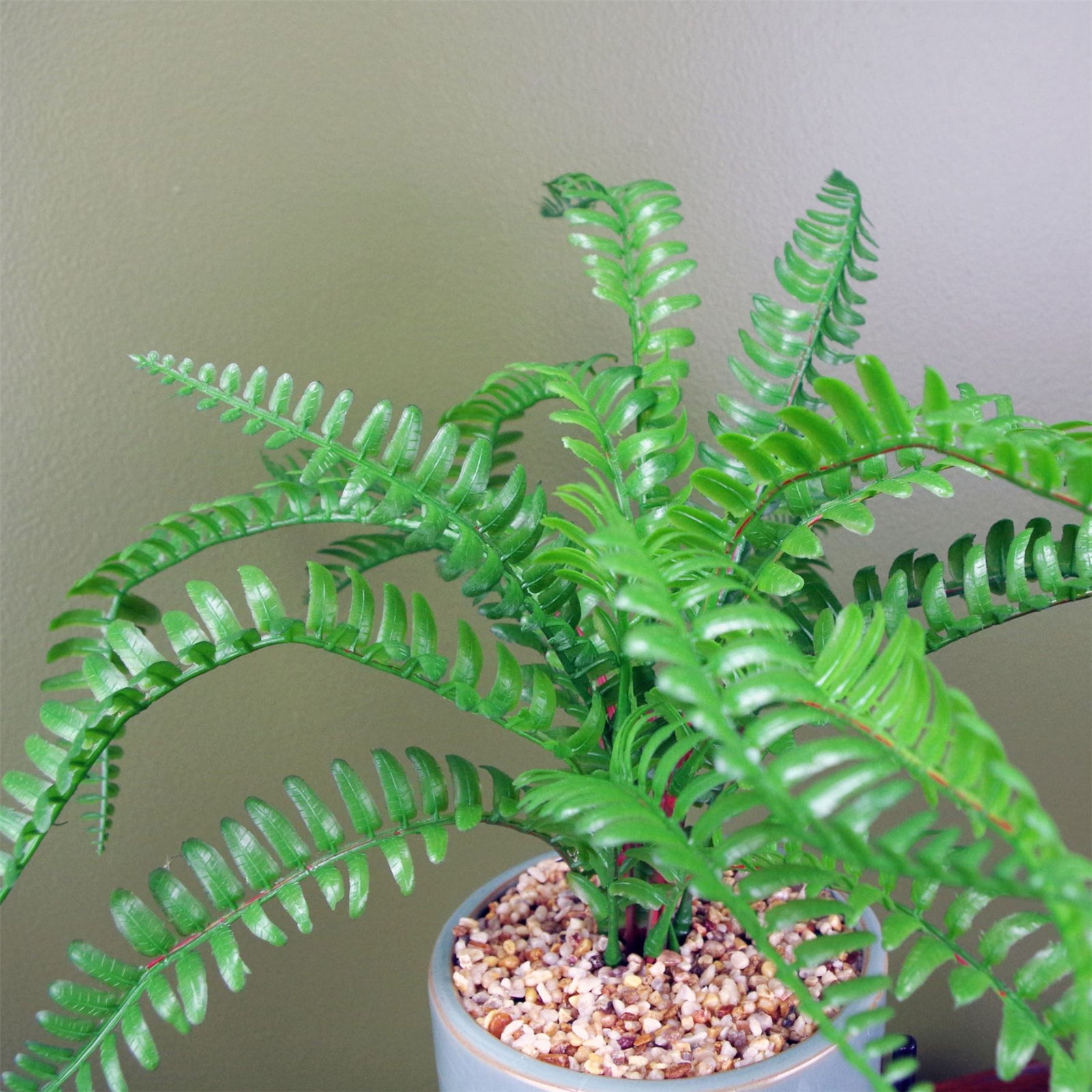 Artificial 40cm Fern Plant With Ceramic Planter Stand