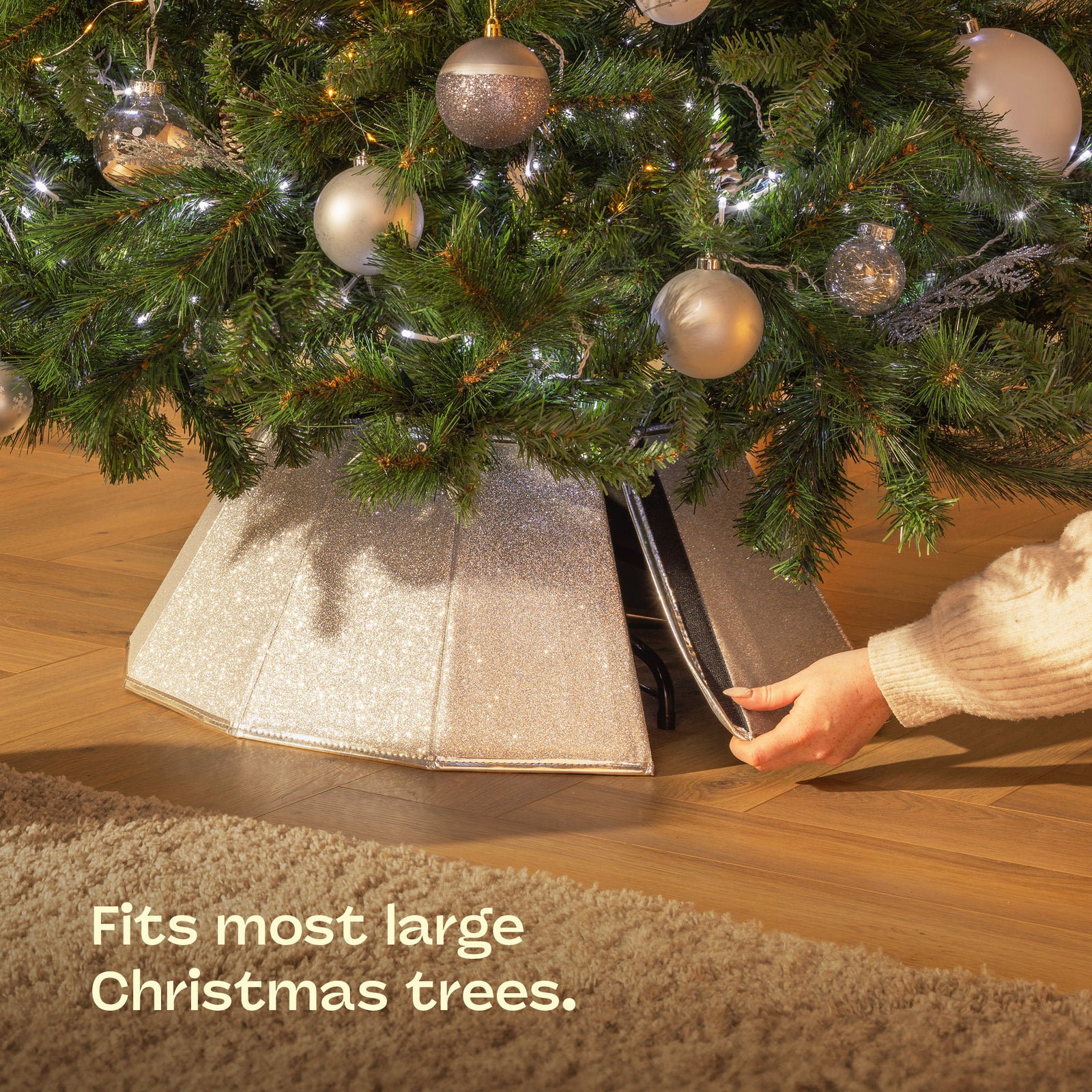 Glossy Tree Skirt 68cm Collapsible With Velcro Closure | Silver