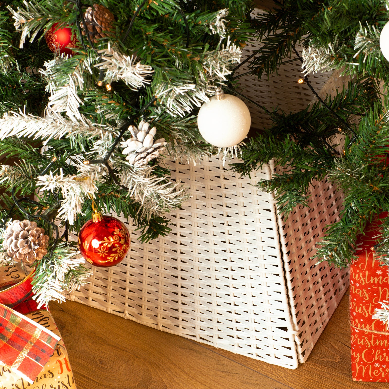 Rattan Christmas Tree Skirt Foldable Basket Decoration | White