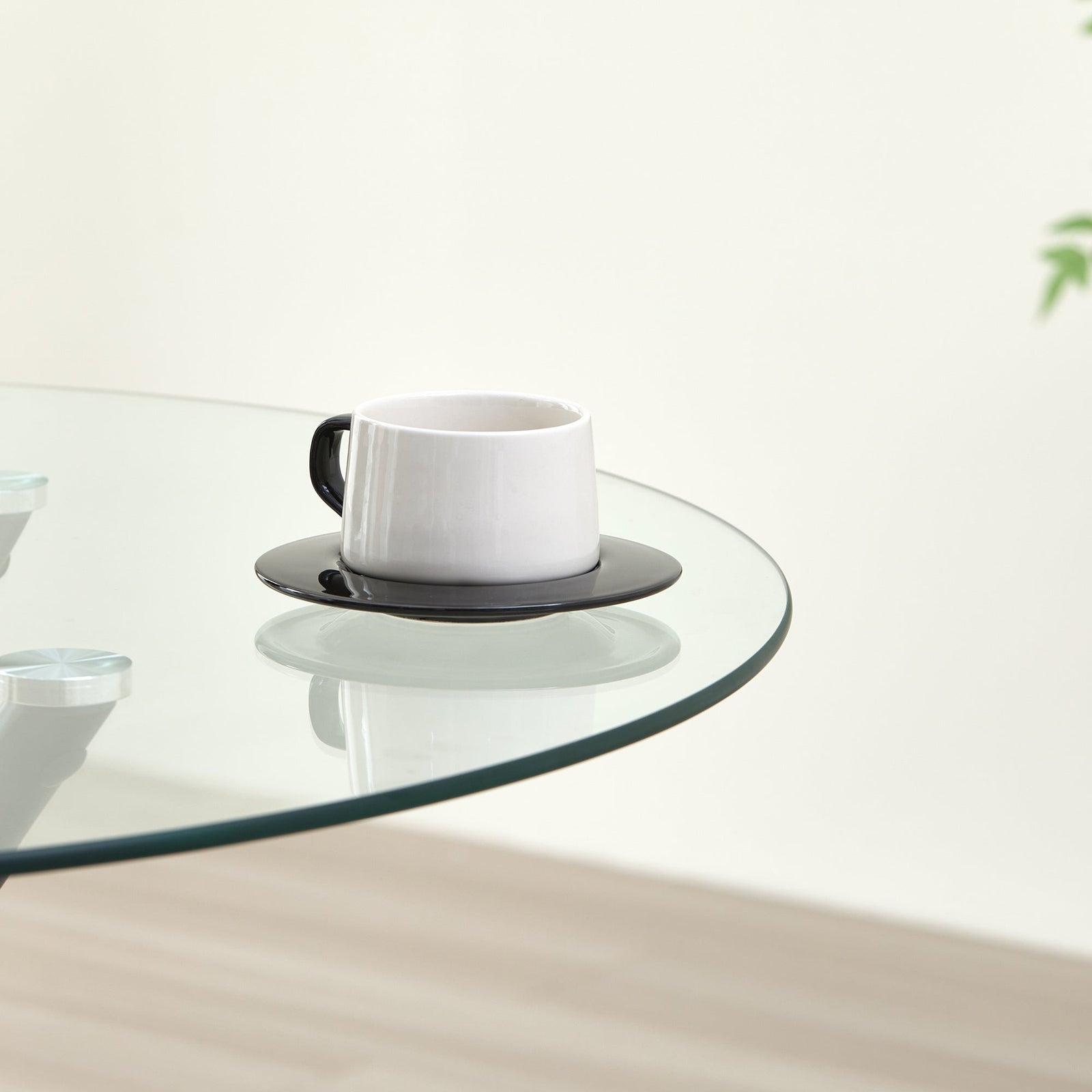 Stylish New York Dining Table Set with 4 Charlotte Velvet Chairs | Grey